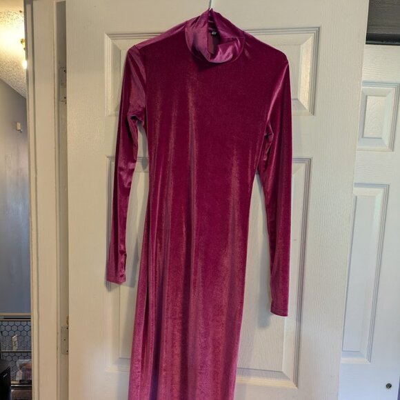 Long Sleeve Maxi Open Back Magenta Velvet Dress - Picture 1 of 5